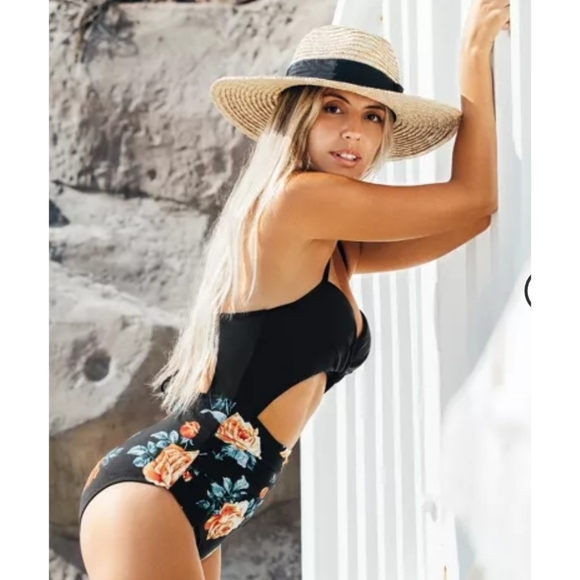 Cupshe Halter Cutout Lace Up One Piece Swimsuit in Black - Picture 5 of 14